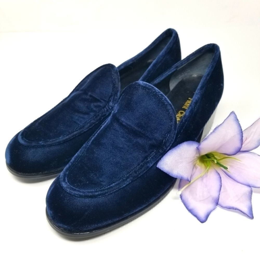 HUNT CLUB DARK BLUE VELOUR LOAFER. SZ 8.
